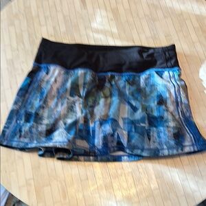 Lululemon Women's tennis Skirt, size 4